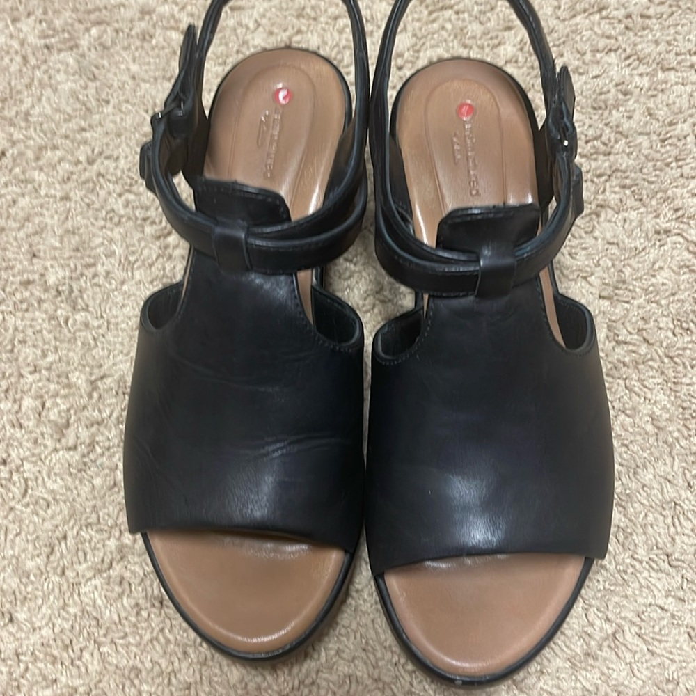 Clark’s Black Sandals 8.5W